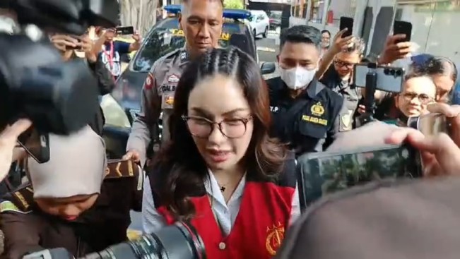 Hakim Larang Nikita Mirzani Putar Rekaman Reza Gladys Diduga Suap Hakim dan Jaksa, Kenapa?